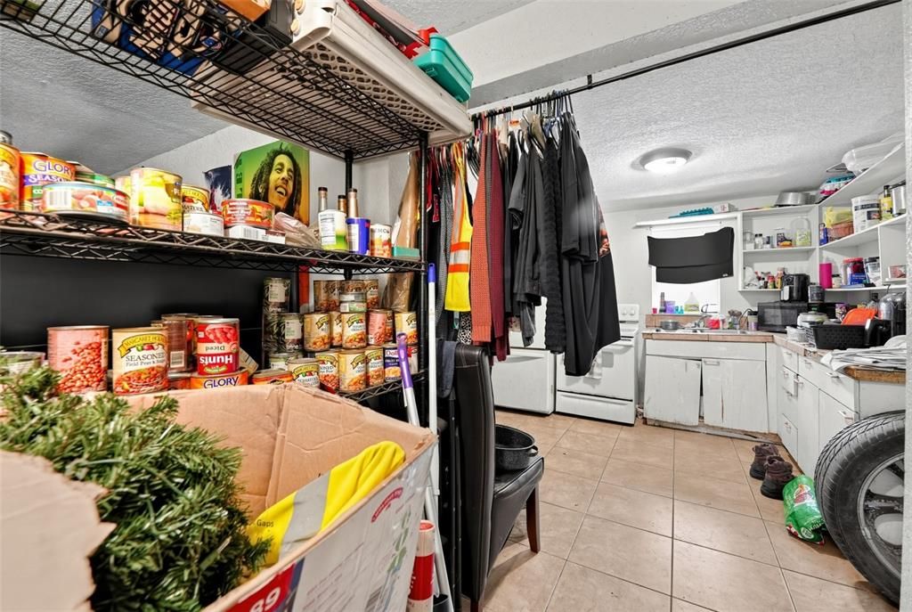 For Sale: $334,900 (1 beds, 1 baths, 1760 Square Feet)