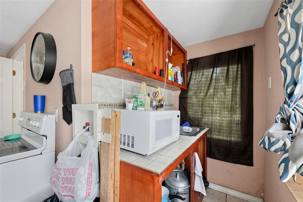 For Sale: $334,900 (1 beds, 1 baths, 1760 Square Feet)