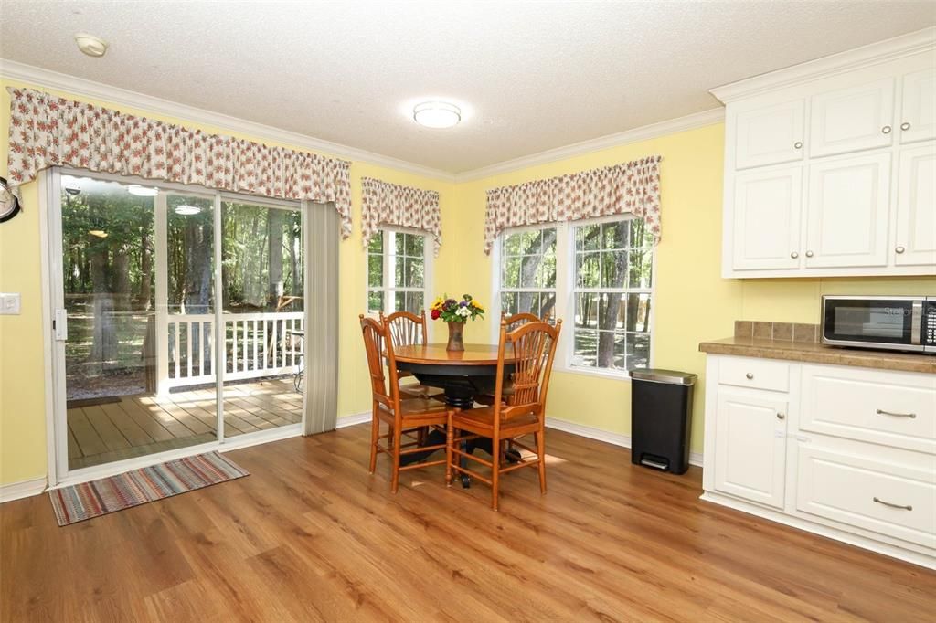 For Sale: $445,000 (6 beds, 4 baths, 3360 Square Feet)