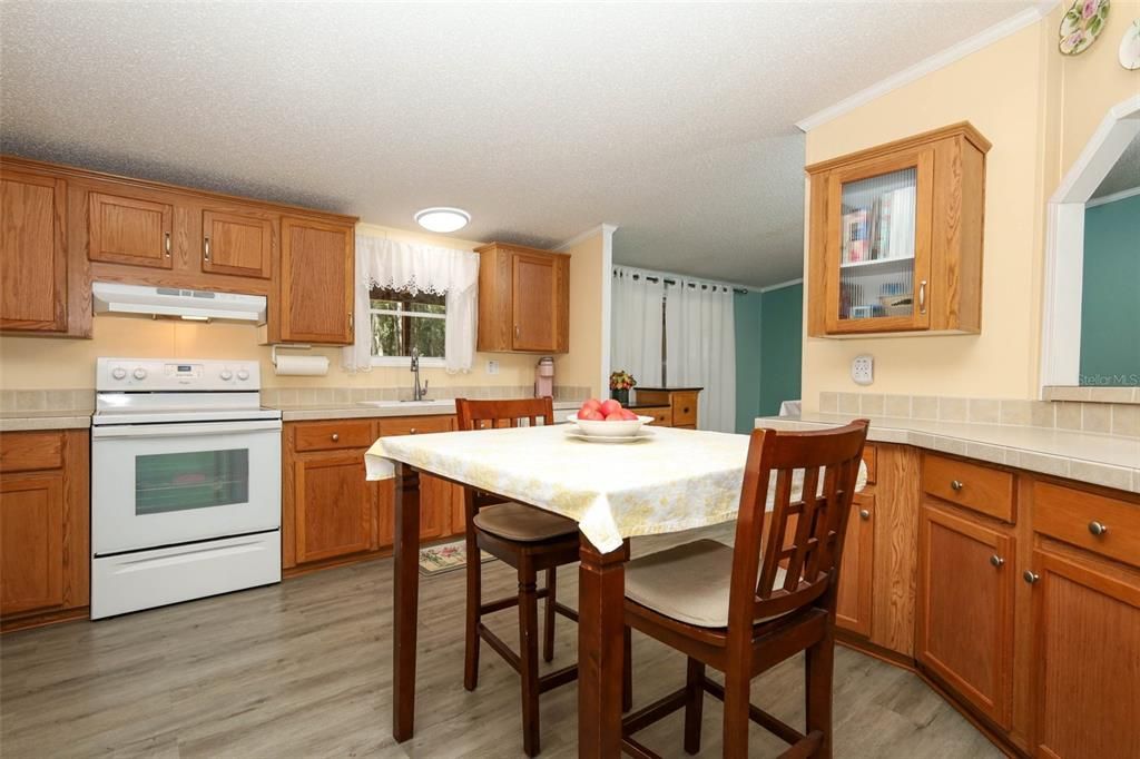 For Sale: $445,000 (6 beds, 4 baths, 3360 Square Feet)