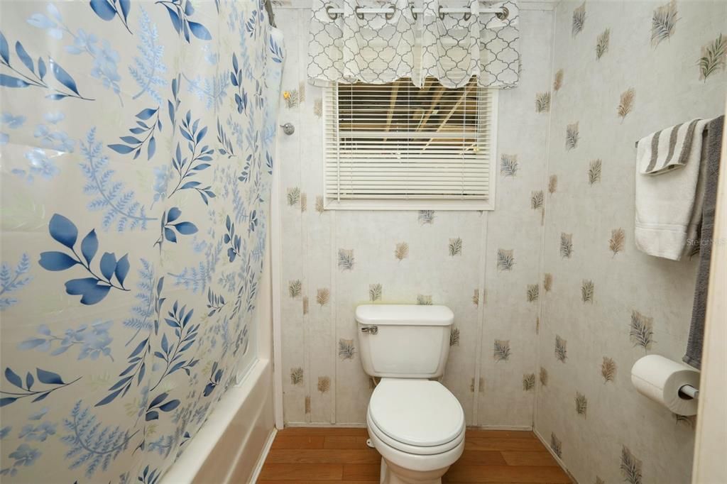 For Sale: $445,000 (6 beds, 4 baths, 3360 Square Feet)