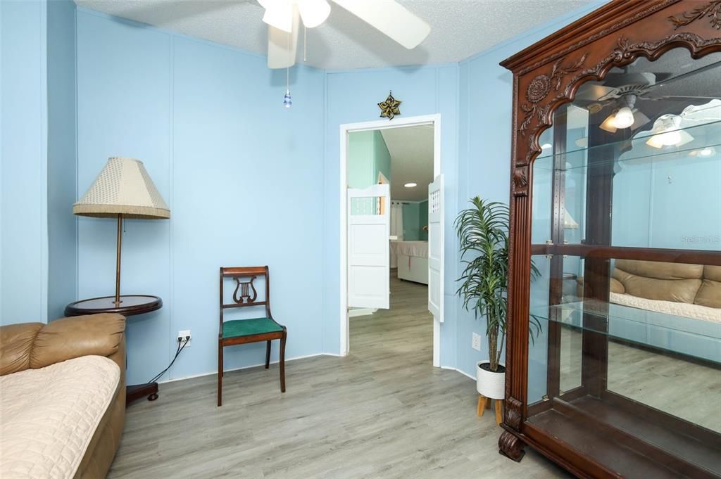 For Sale: $445,000 (6 beds, 4 baths, 3360 Square Feet)