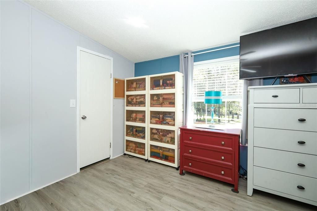 For Sale: $445,000 (6 beds, 4 baths, 3360 Square Feet)