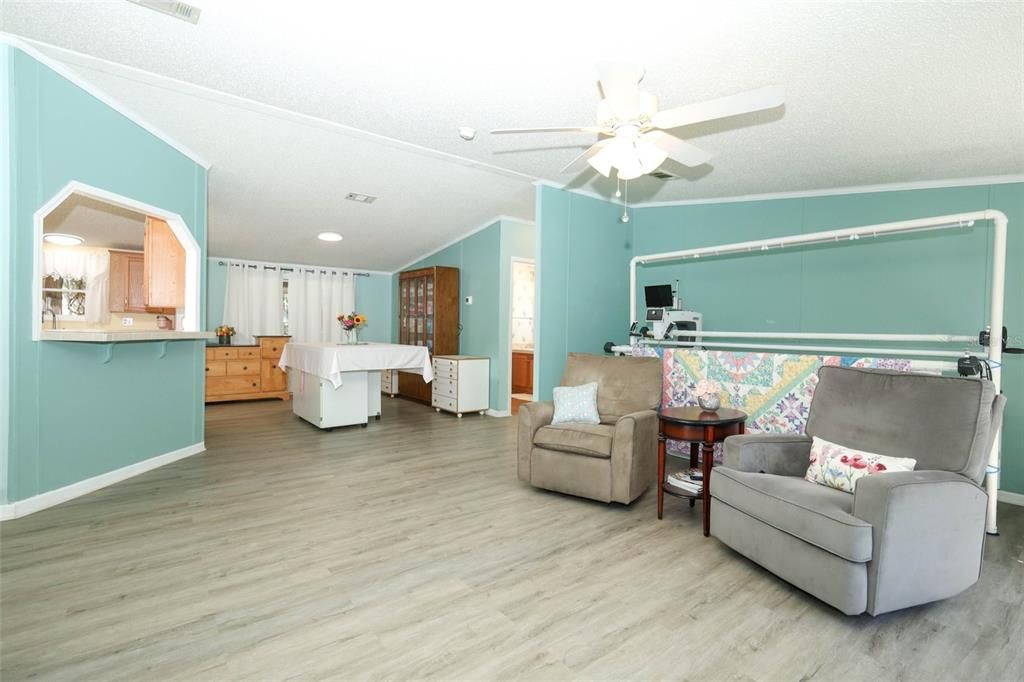 For Sale: $445,000 (6 beds, 4 baths, 3360 Square Feet)