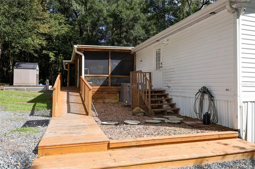 For Sale: $445,000 (6 beds, 4 baths, 3360 Square Feet)