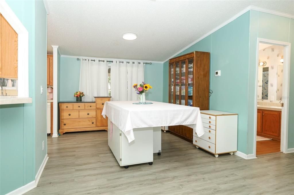 For Sale: $445,000 (6 beds, 4 baths, 3360 Square Feet)