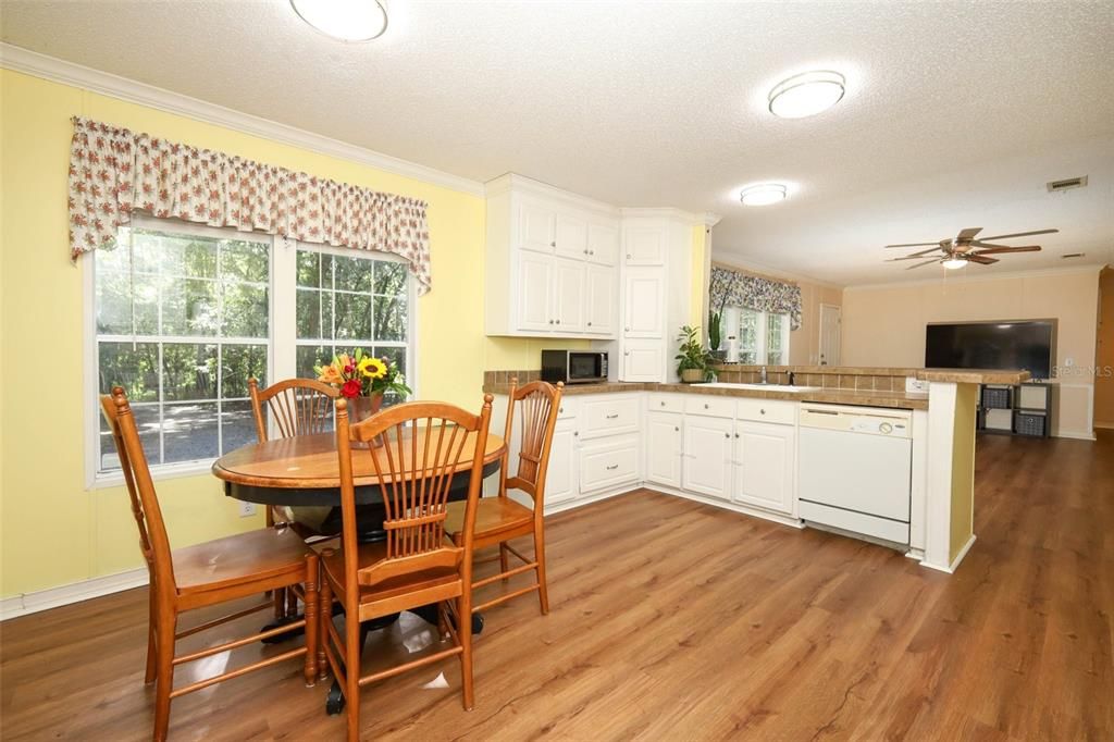 For Sale: $445,000 (6 beds, 4 baths, 3360 Square Feet)
