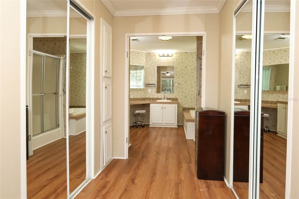 For Sale: $445,000 (6 beds, 4 baths, 3360 Square Feet)