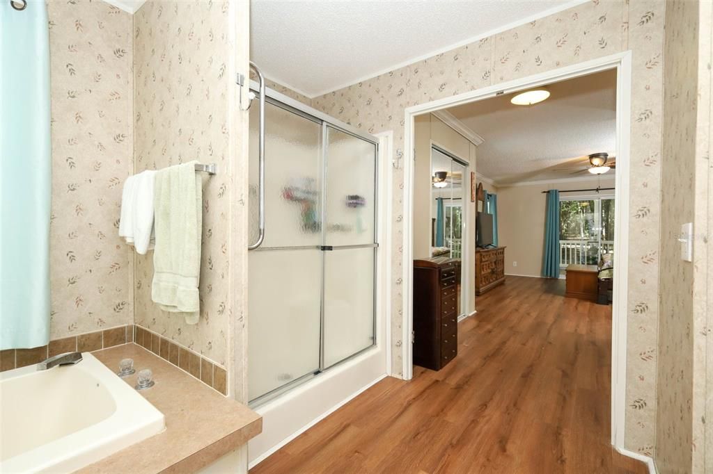For Sale: $445,000 (6 beds, 4 baths, 3360 Square Feet)