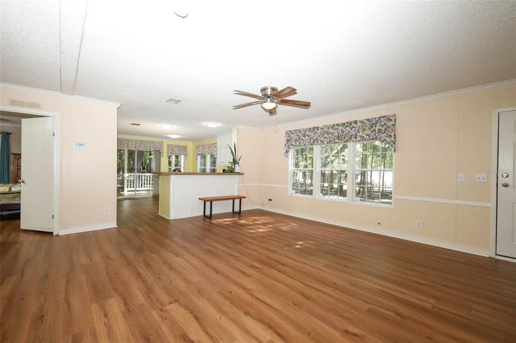For Sale: $445,000 (6 beds, 4 baths, 3360 Square Feet)