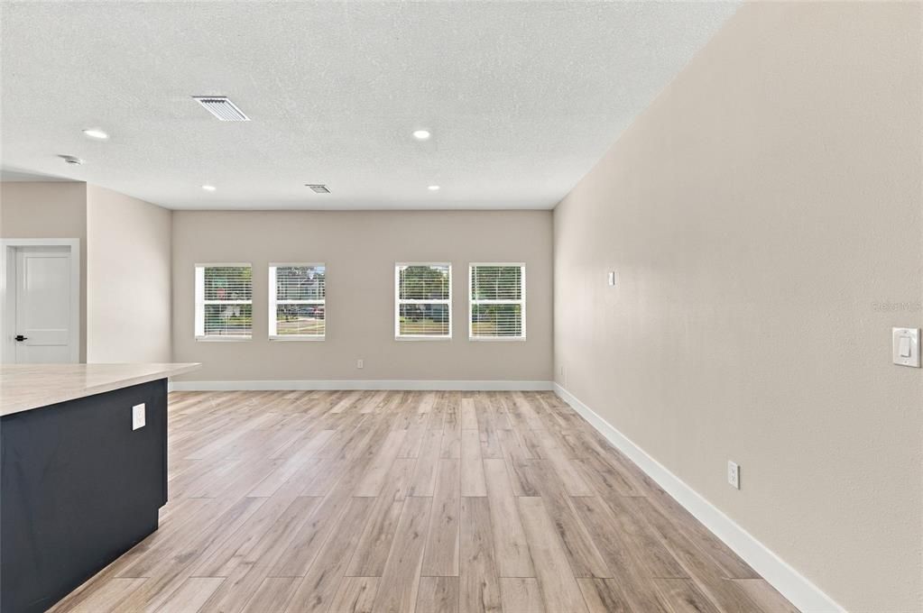 En Venta: $439,900 (3 camas, 2 baños, 1646 Pies cuadrados)