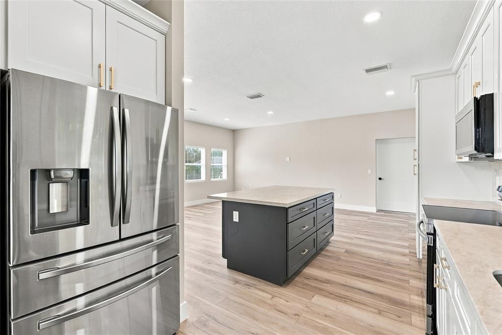En Venta: $439,900 (3 camas, 2 baños, 1646 Pies cuadrados)