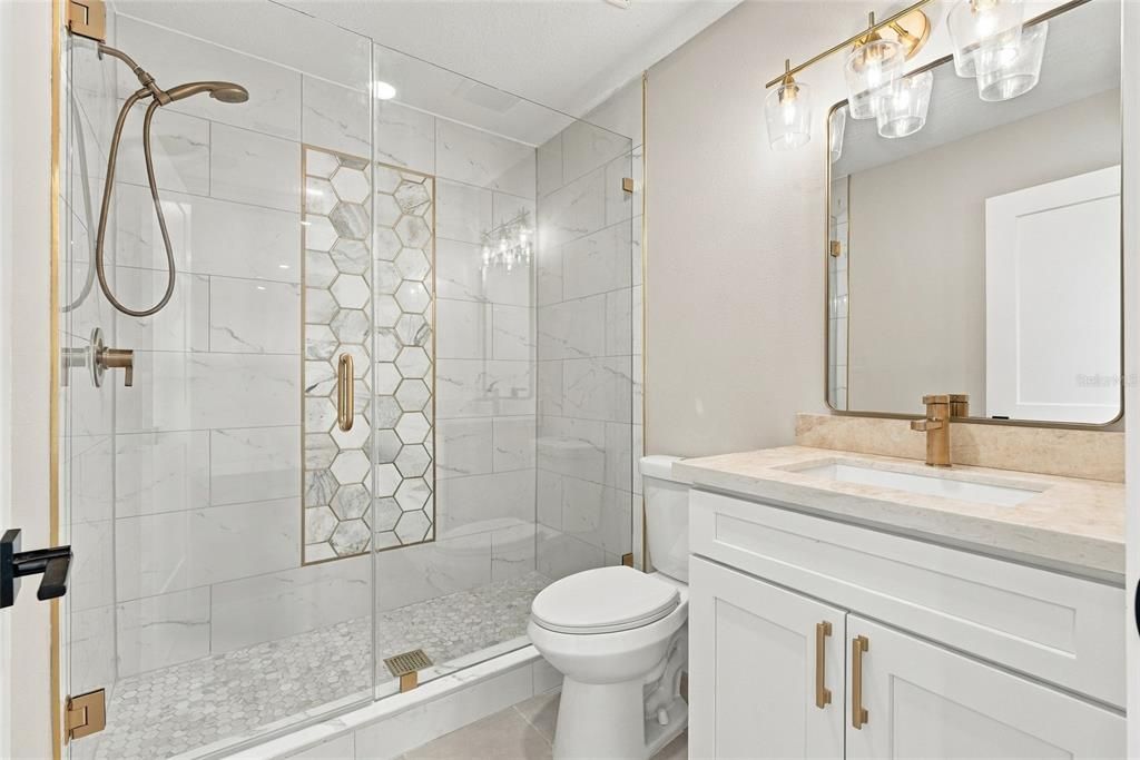 En Venta: $439,900 (3 camas, 2 baños, 1646 Pies cuadrados)