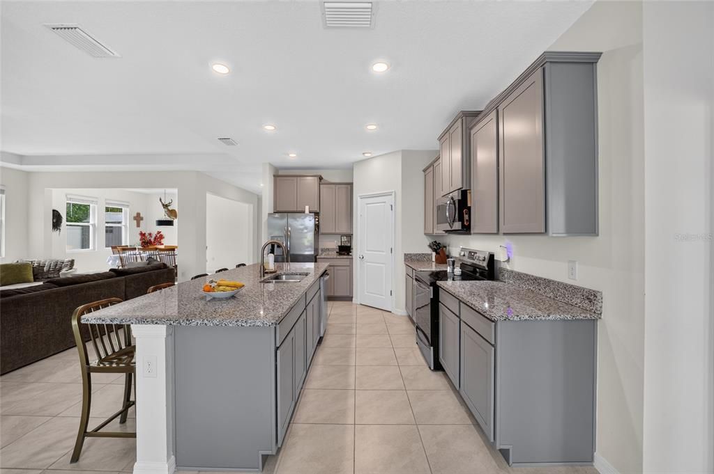 For Sale: $514,900 (4 beds, 3 baths, 2836 Square Feet)