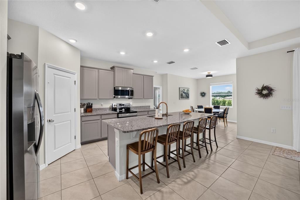 For Sale: $514,900 (4 beds, 3 baths, 2836 Square Feet)