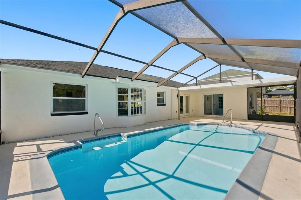 For Sale: $369,000 (3 beds, 2 baths, 1527 Square Feet)