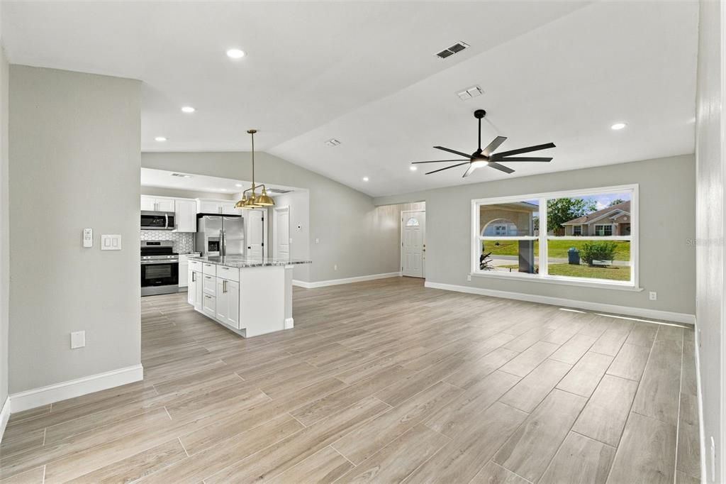 For Sale: $369,000 (3 beds, 2 baths, 1527 Square Feet)