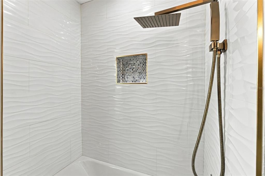 For Sale: $369,000 (3 beds, 2 baths, 1527 Square Feet)