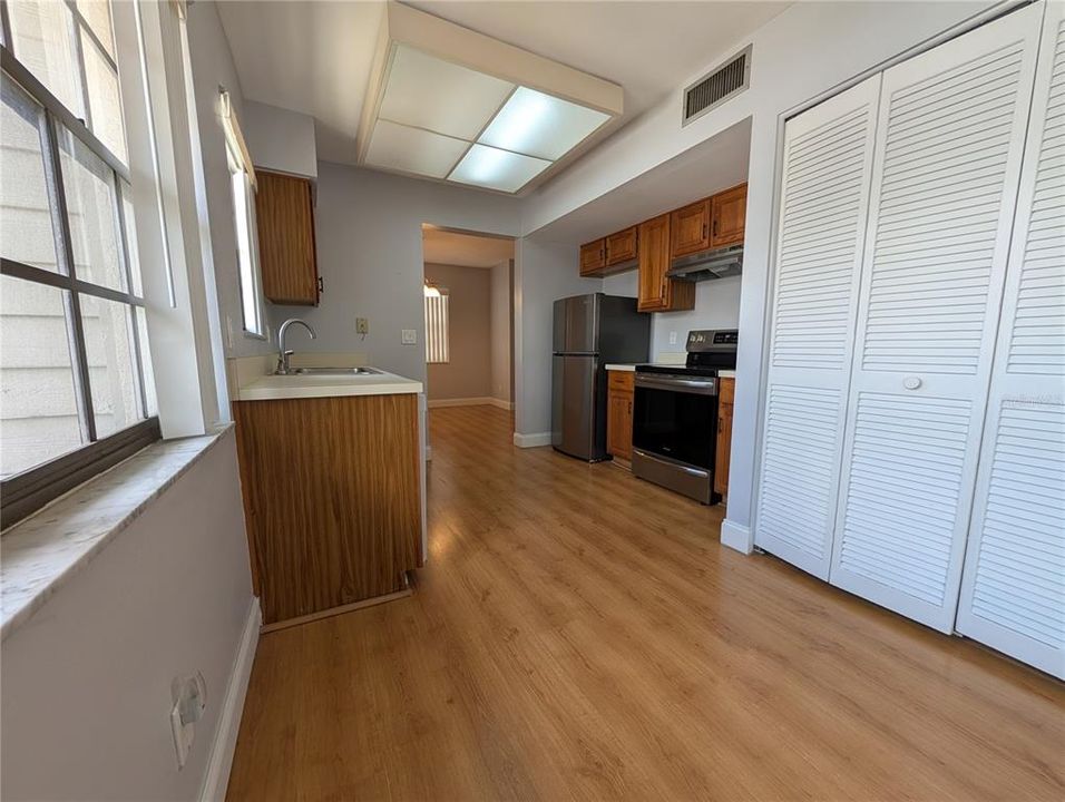 В аренду: $1,850 (2 спален, 2 ванн, 1040 Квадратных фут)