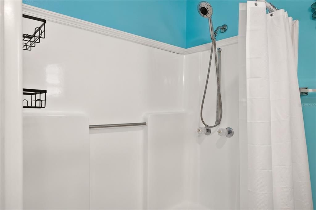 На продажу: $199,700 (2 спален, 2 ванн, 1092 Квадратных фут)