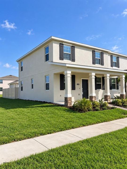 For Rent: $2,390 (3 beds, 2 baths, 1755 Square Feet)