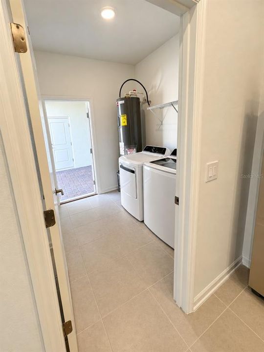 For Rent: $2,390 (3 beds, 2 baths, 1755 Square Feet)