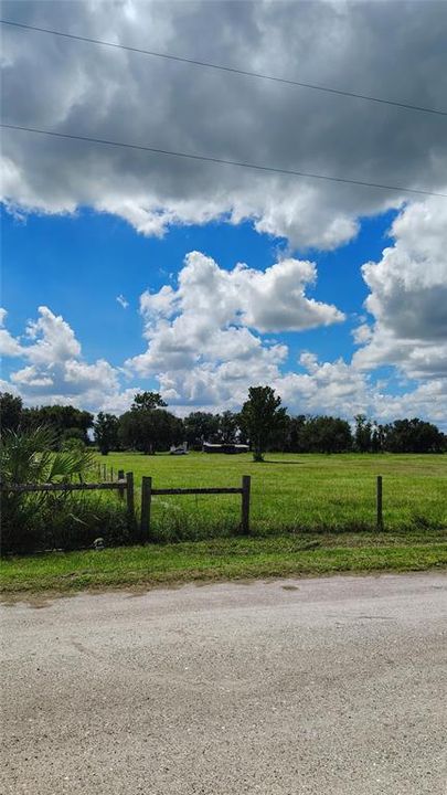 На продажу: $350,000 (5.00 acres)