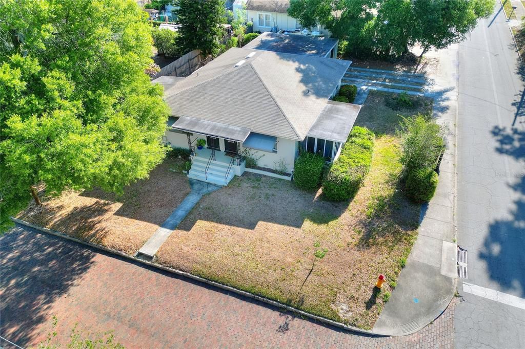 For Rent: $1,695 (2 beds, 1 baths, 800 Square Feet)