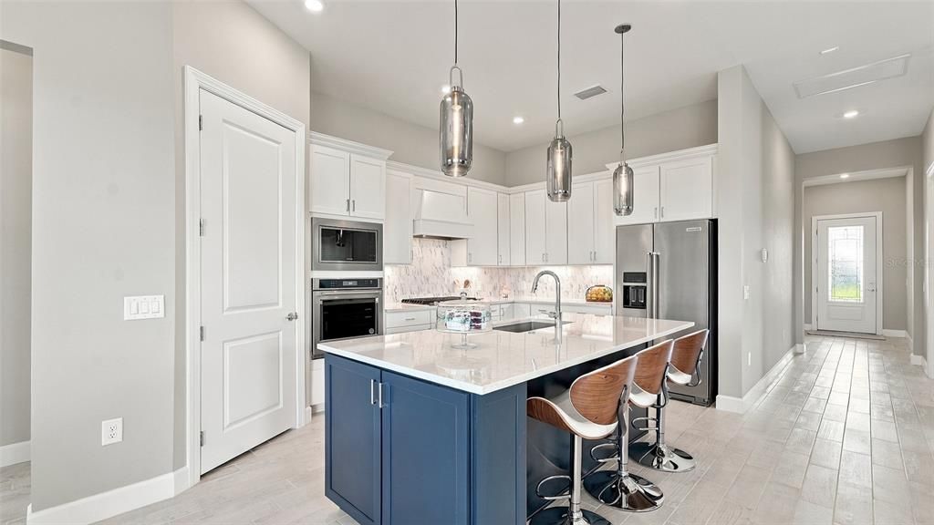 For Sale: $925,000 (3 beds, 3 baths, 2088 Square Feet)