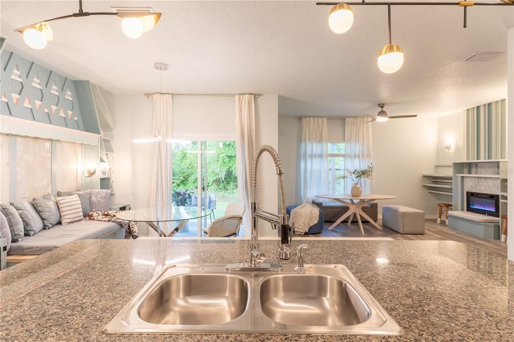 En Venta: $399,000 (4 camas, 2 baños, 1768 Pies cuadrados)