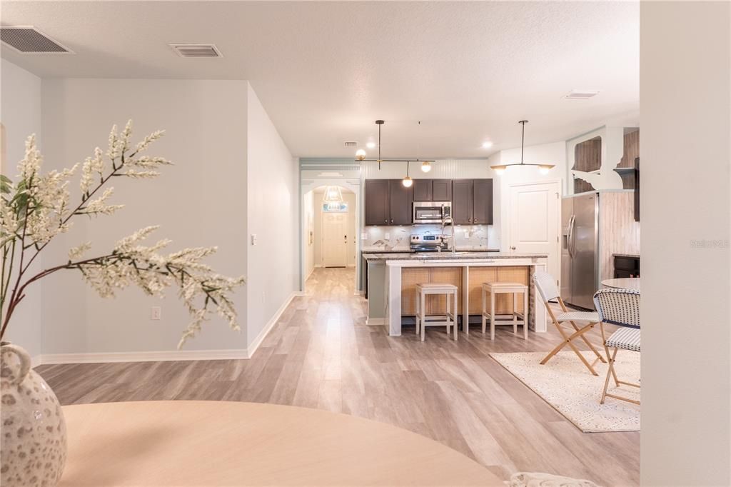 En Venta: $399,000 (4 camas, 2 baños, 1768 Pies cuadrados)