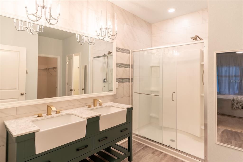 En Venta: $399,000 (4 camas, 2 baños, 1768 Pies cuadrados)