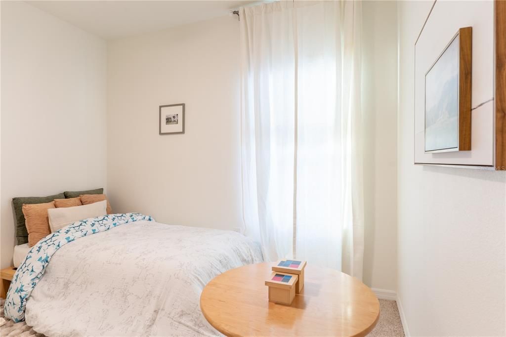 En Venta: $399,000 (4 camas, 2 baños, 1768 Pies cuadrados)