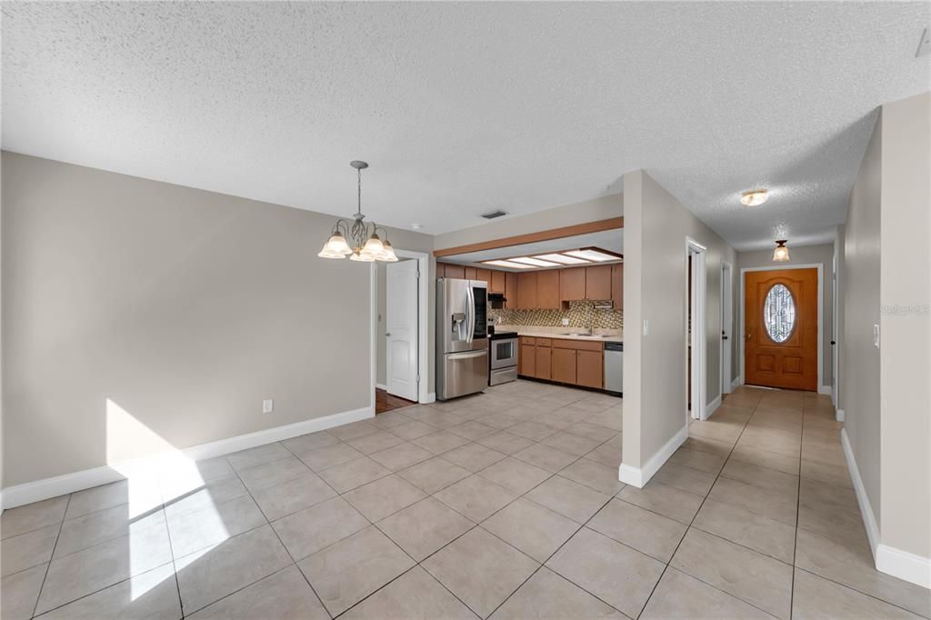For Sale: $350,000 (3 beds, 2 baths, 1169 Square Feet)
