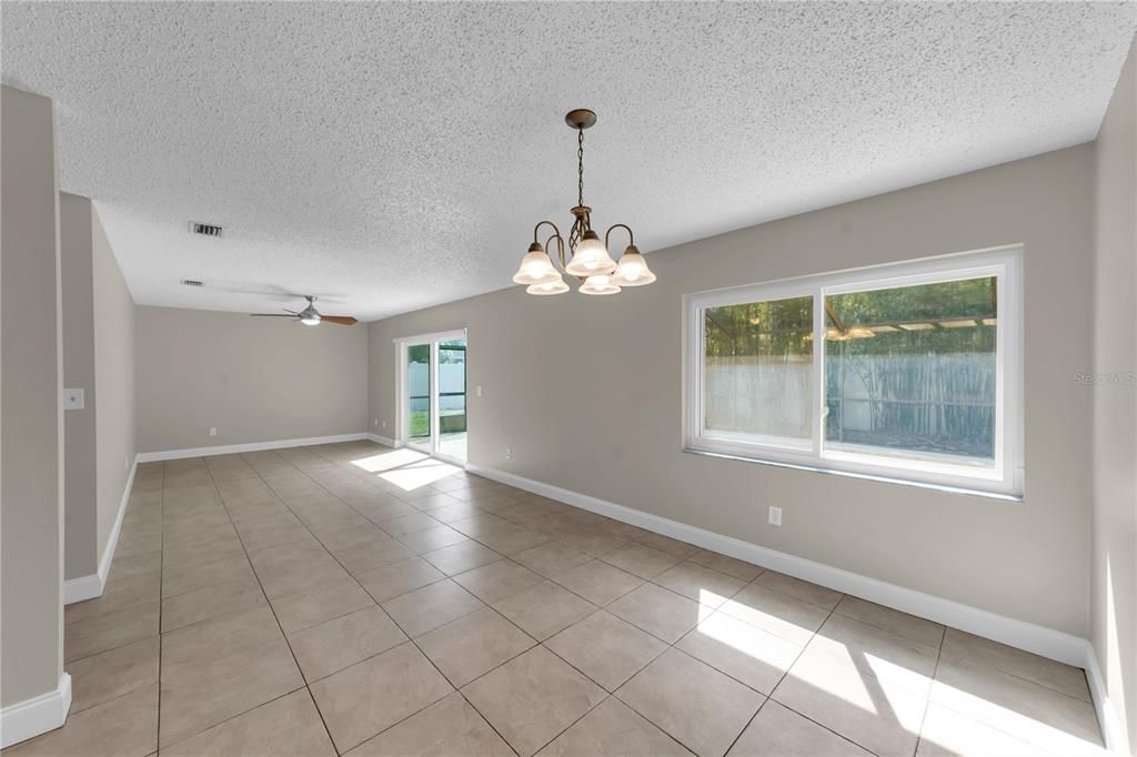 For Sale: $350,000 (3 beds, 2 baths, 1169 Square Feet)