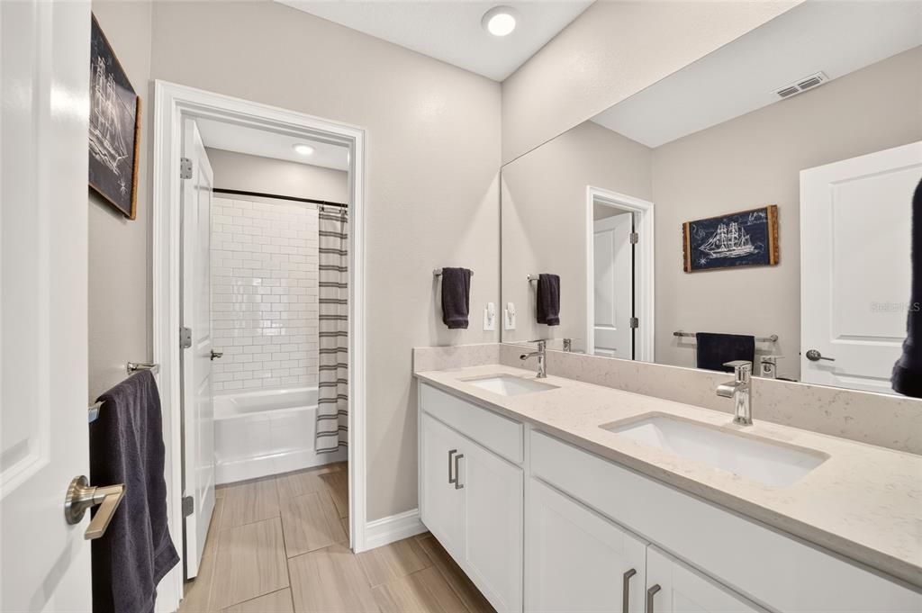For Sale: $625,000 (5 beds, 4 baths, 3283 Square Feet)