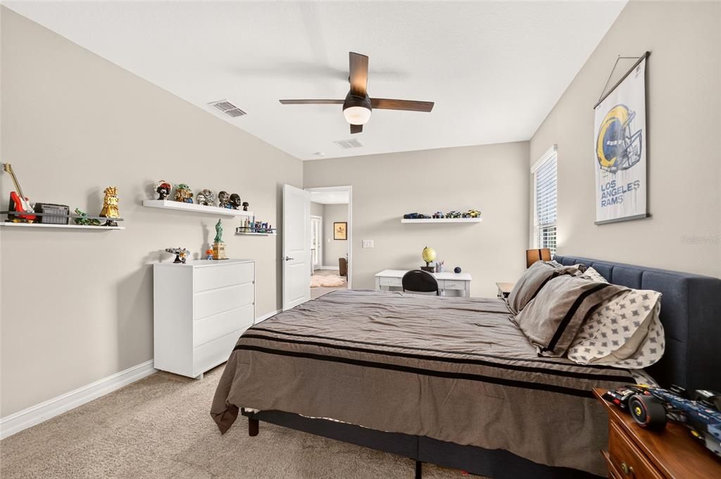For Sale: $625,000 (5 beds, 4 baths, 3283 Square Feet)