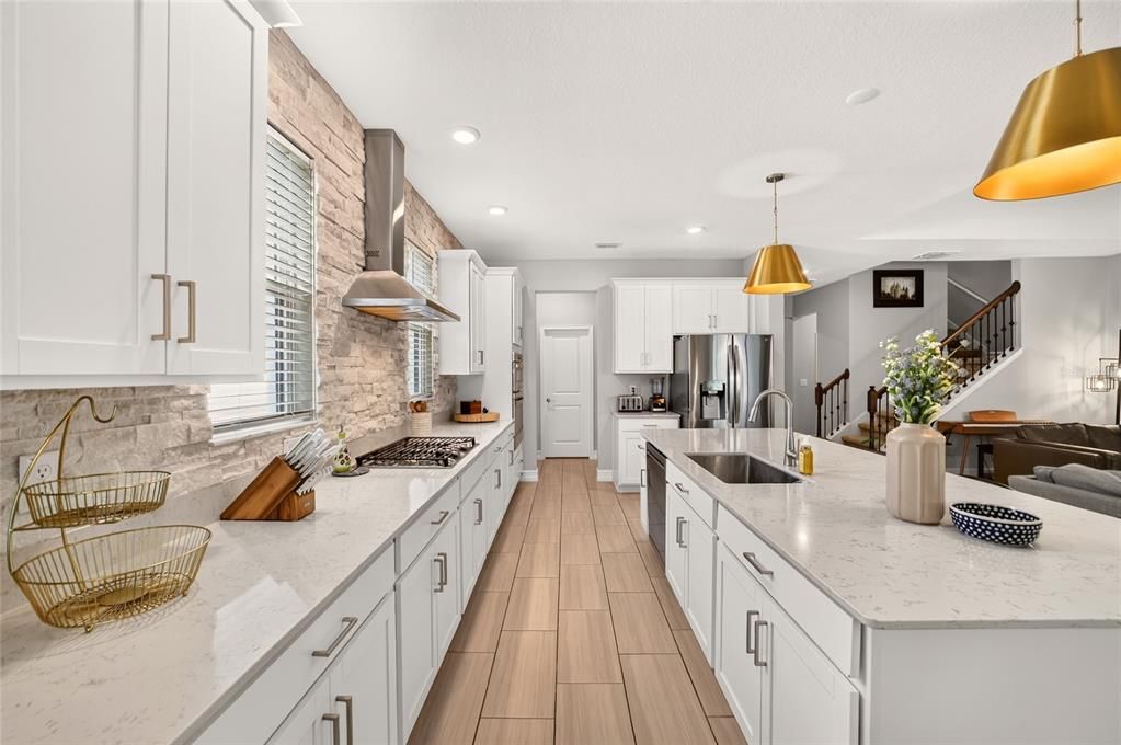 For Sale: $625,000 (5 beds, 4 baths, 3283 Square Feet)