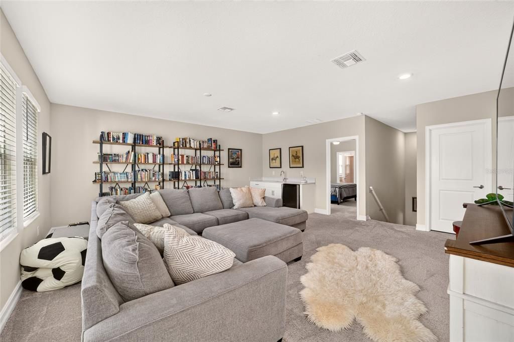 For Sale: $625,000 (5 beds, 4 baths, 3283 Square Feet)