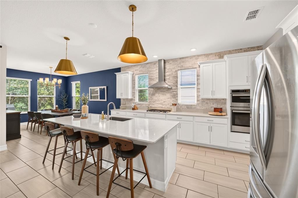 For Sale: $625,000 (5 beds, 4 baths, 3283 Square Feet)