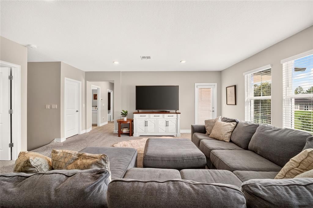 For Sale: $625,000 (5 beds, 4 baths, 3283 Square Feet)