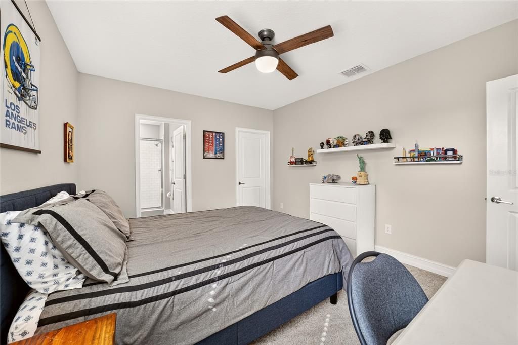 For Sale: $625,000 (5 beds, 4 baths, 3283 Square Feet)