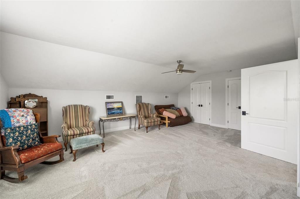 For Sale: $1,325,000 (5 beds, 3 baths, 4742 Square Feet)