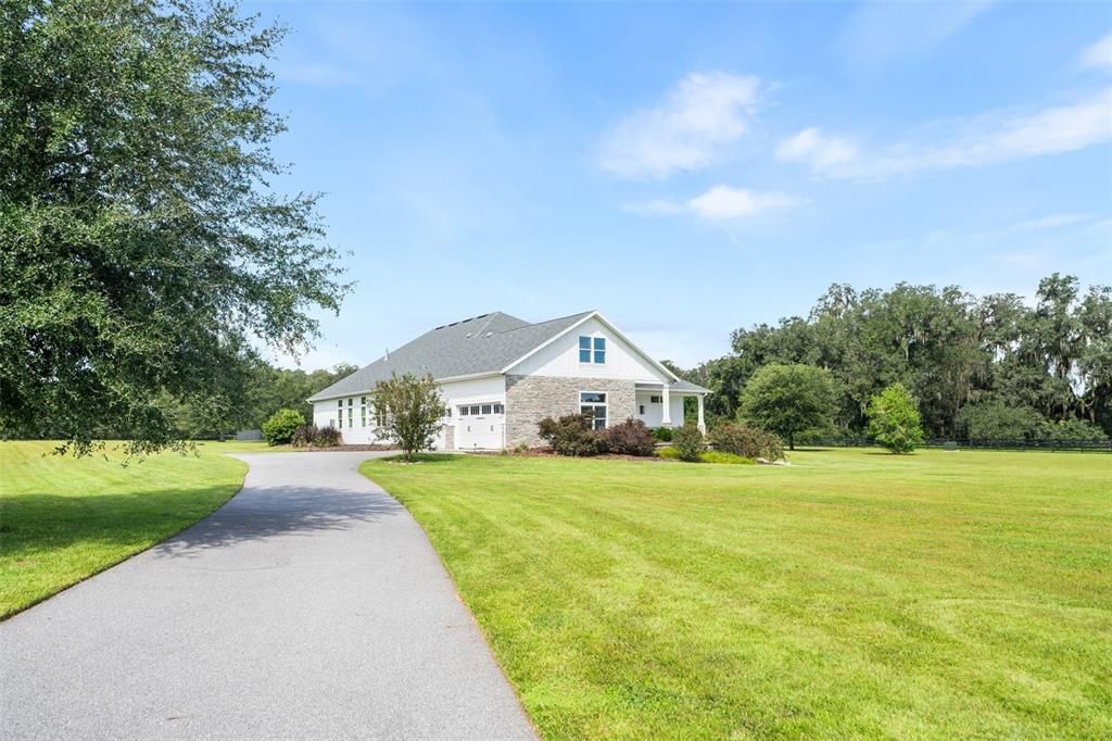 For Sale: $1,325,000 (5 beds, 3 baths, 4742 Square Feet)