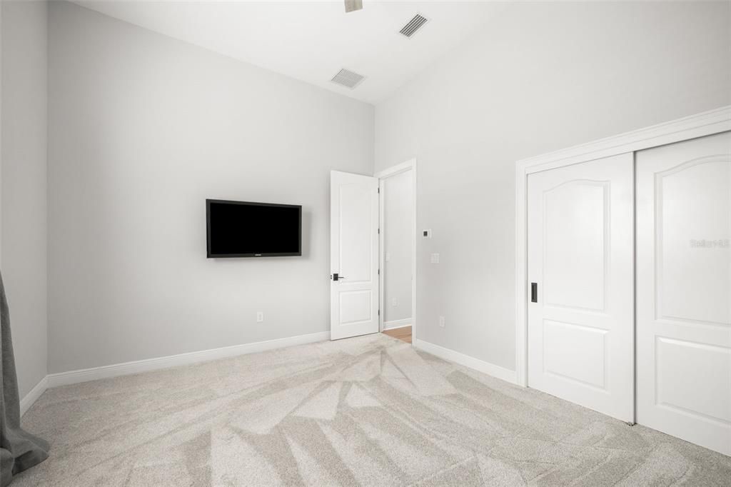 For Sale: $1,325,000 (5 beds, 3 baths, 4742 Square Feet)