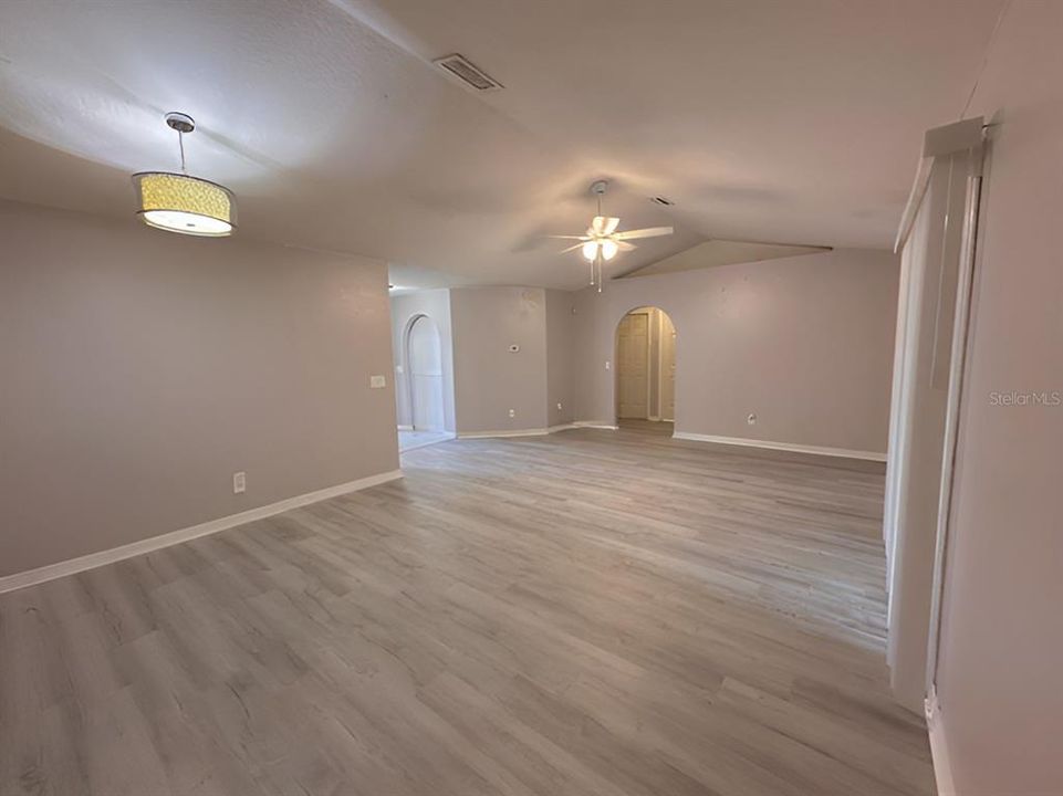 En Venta: $280,000 (3 camas, 2 baños, 1519 Pies cuadrados)
