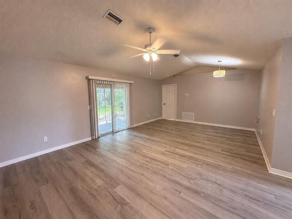 En Venta: $280,000 (3 camas, 2 baños, 1519 Pies cuadrados)