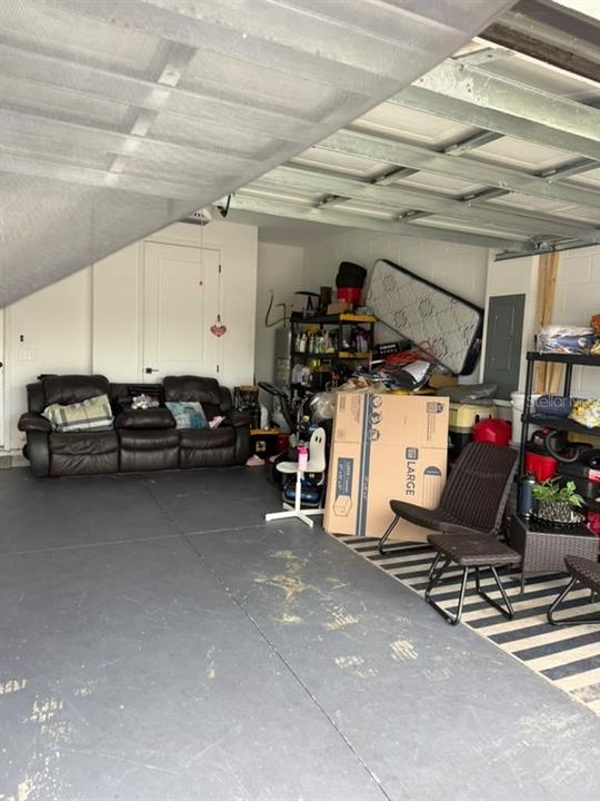 For Rent: $1,900 (4 beds, 2 baths, 1636 Square Feet)