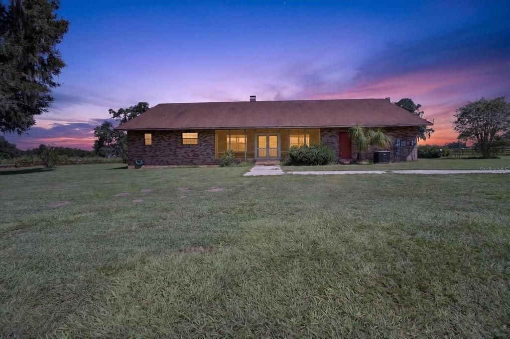 For Sale: $6,000,000 (3 beds, 2 baths, 2520 Square Feet)