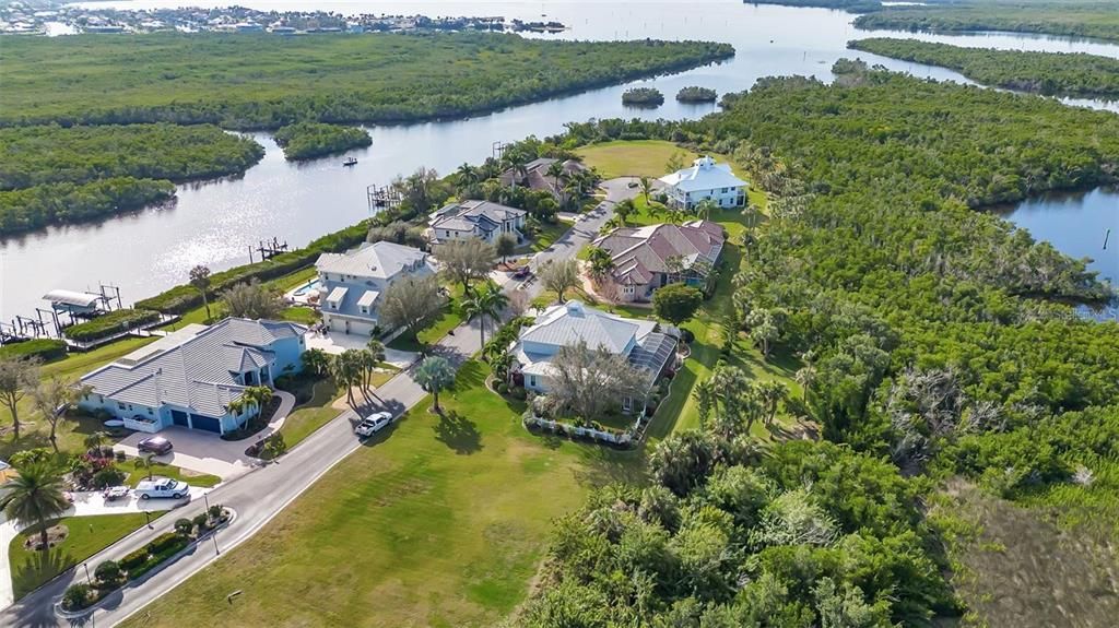 На продажу: $175,000 (0.46 acres)
